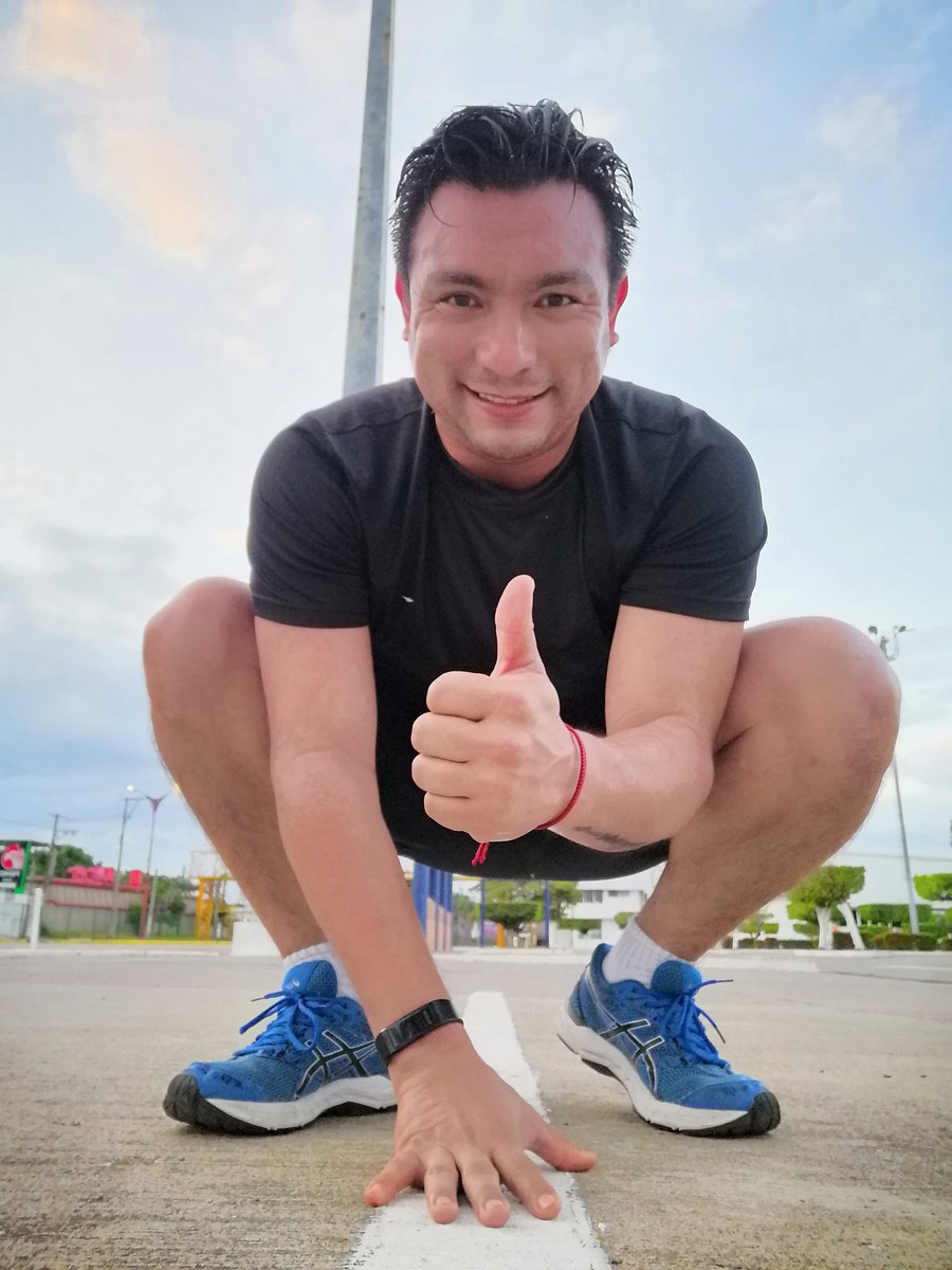 JosuManuelAven1's tweet photo. Tú eres la motivación!
Iniciando el mes. #amolasrutas #inspirandometas #teamligadelajusticiarunner #mmgtch #mmmco #yoelegicorrer porque #corrersana #siesegordopudo #21kNvoLeon #MPMvirtual https://t.co/i5KC7jYJIM
