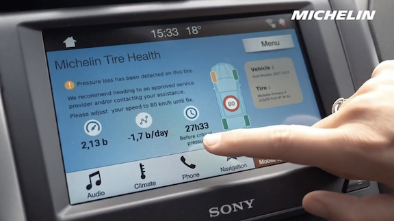 Day two of #VirtualAAPEX kicks off today. In case you missed it, here's a look at some of yesterday's conference highlights! READ MORE: autoserviceworld.com/aapex-day-1-in… @AAPEXShow <a href="/Mitchell1/">Mitchell 1</a> <a href="/AutoCareOrg/">Auto Care Association</a> <a href="/HunterEngCo/">Hunter Engineering</a> <a href="/BoschAutoParts/">Lauren</a> <a href="/MichelinUSA/">Michelin USA</a> <a href="/JohnDowInd/">JohnDow Industries</a> <a href="/NAPAautopartsCA/">NAPA Auto Parts CA</a> <a href="/tekmetric/">Tekmetric</a>