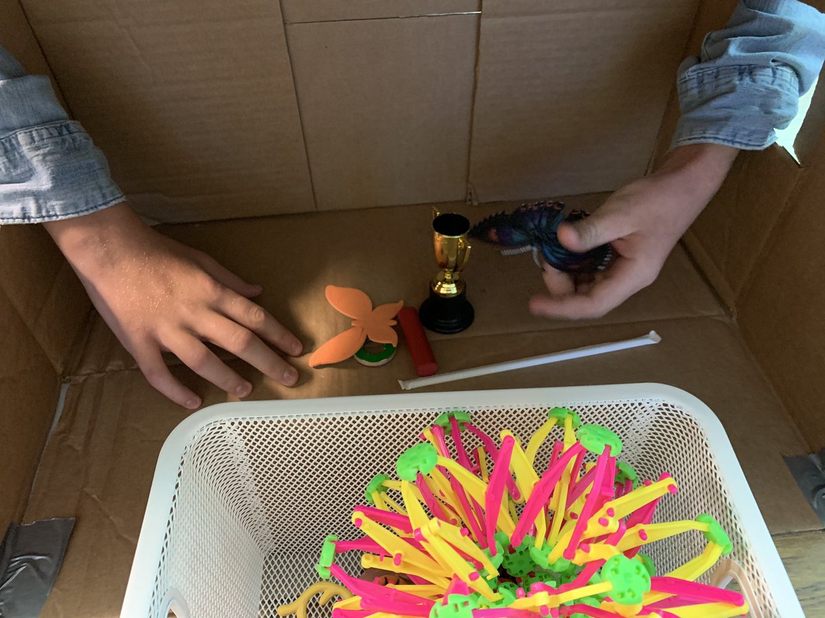 fjohnstonHHS's tweet photo. Working on our 5 senses this week, today we focused on touch! https://t.co/lswiJhkbnP