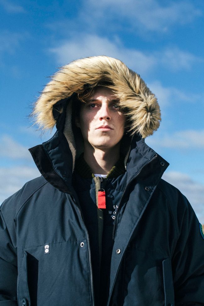 NigelCabourn's tweet photo. When wind and earth team up against you, it’s time to bust out your own natural elements, courtesy of fashion design legend Nigel Cabourn: your shield is our pinnacle Wolfeboro By Nigel Cabourn collection.
Photo &amp; video by @percydean
#Madetoendure #ElementNigelCabourn https://t.co/zuEAKhSDiX