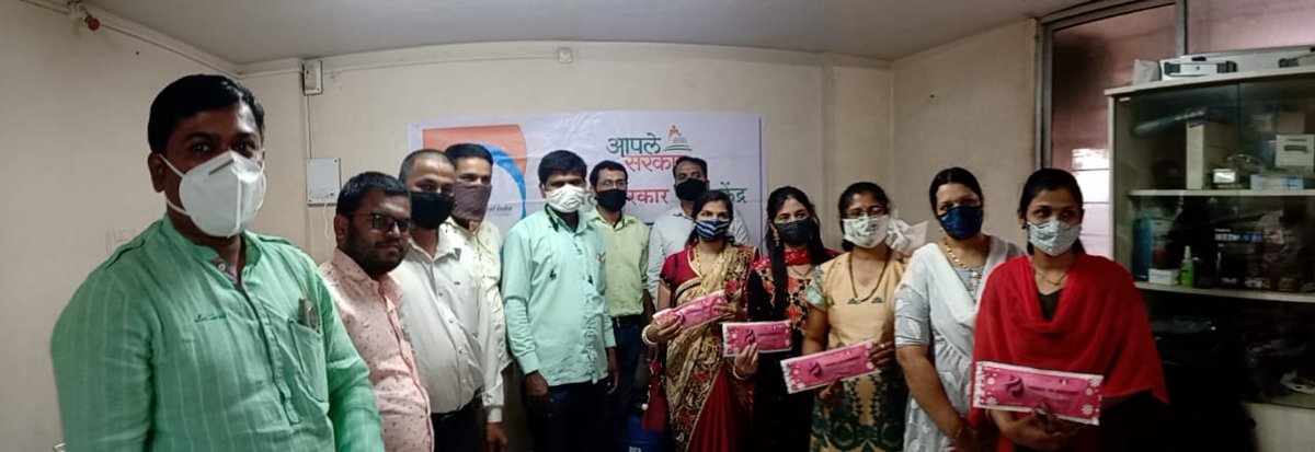 SnehalChutke's tweet photo. Ah! What a joyful, informative and practical training for Sanitary Napkin manufacturing under #Streeswabhiman at my ASSK CSC Narhe Pune today. Thanks are due to @stree_swabhiman @CSCMaharashtra @dintya15 @CSCegov_ @PMOIndia @smritiirani @CscvlePune #womenempowerment https://t.co/RGFdr8wWmB