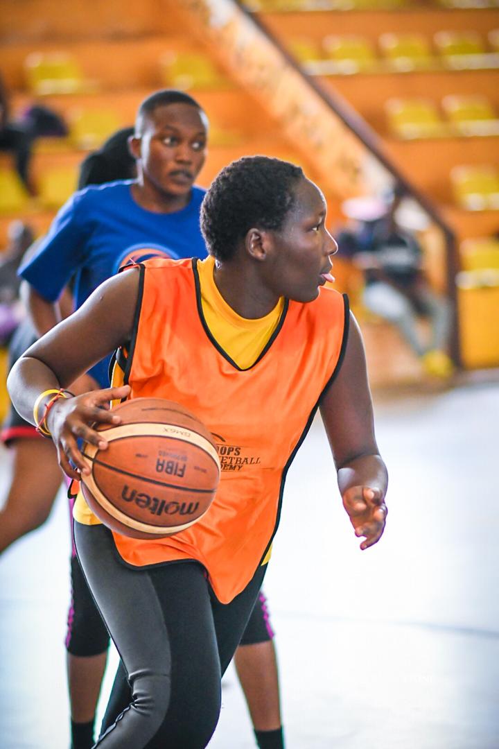 ihoopsbball's tweet photo. #WCW
#WeAreBack
๐จGrab ur #WorkoutKit mark your ๐& join us every #Tuesday & #Thursday at #FastSportsFusion 4 a 2-hr training session!๐จ
TIME: 12:00PM - 2:00PM (8-19yrs)
#iHoopsBasketballisBack
@al_watts_ @ClareBangi @wabai_ @her_roy_alt_y @isyagikelevra @baronedgar @_nahabwe https://t.co/KWHUN3zAg9