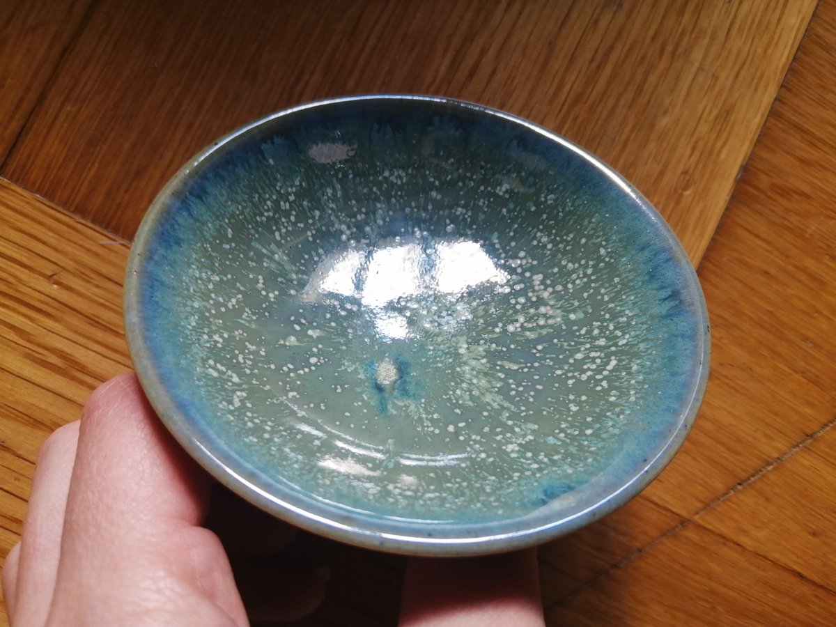 Seesaw_crea's tweet photo. Pour #Noël, en cette période difficile, je vous invite à soutenir l'artisanat local =). Pourquoi pas commander une tasse, un bol ou même du 100% sur mesure (couleur, forme..) à @PierreOpotier, artisan céramiste. Merci☺️
#COVID__19 #confinement2 #art #artisans #ceramique #poterie https://t.co/hK1xiquvY1