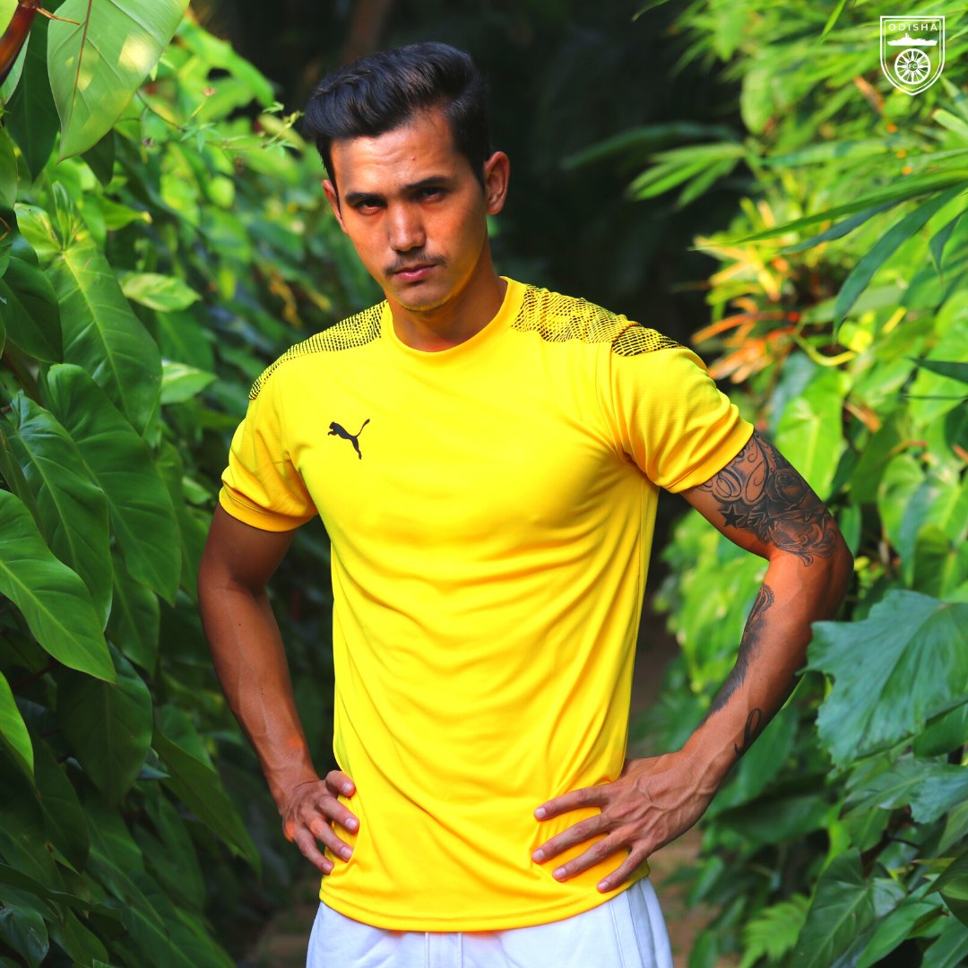 OdishaFC's tweet photo. Our midfield engine is gearing up for the upcoming season in style. Thanks to @pumafootball he's definitely one for "THE FUTURE". ⚡💯

#OdishaFC #AmaTeamAmaGame #VR16 https://t.co/j0sjQfOaWz