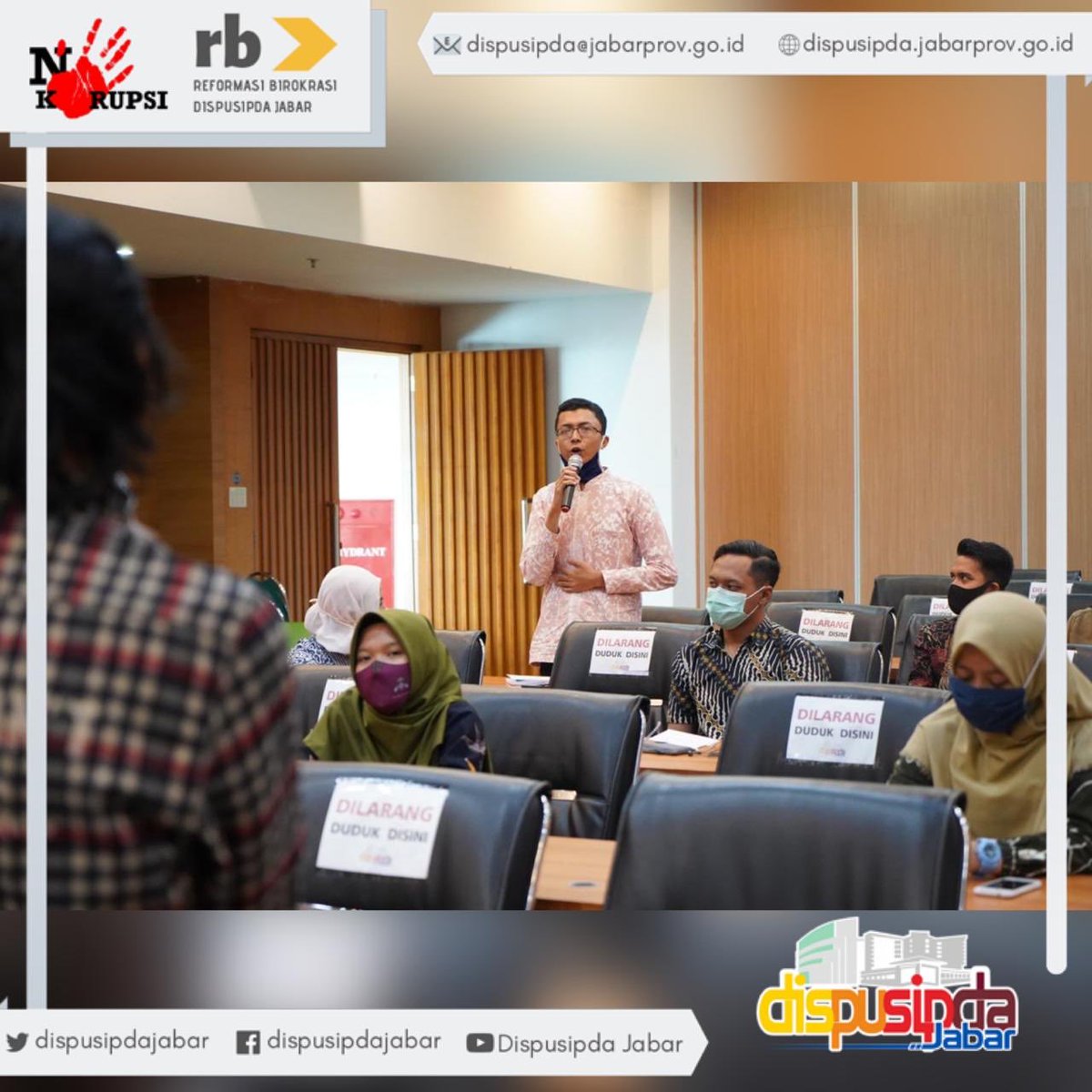 DispusipdaJabar's tweet photo. Selasa (4/11) Telah berlangsung Kegiatan Workshop Training Public Speaking yang bertempat di Graha Pustaloka 1 Dispusipda Jabar.
#jabarkita #jabarjuara #dispusipdajabar #jawabarat #ridwankamil #trainingpublicspeaking https://t.co/XdkVjbCVcT