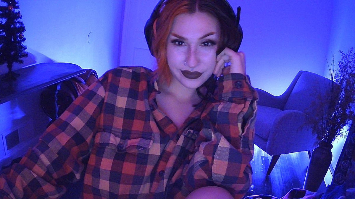 misss_miley's tweet photo. good morning gamers ❣️ https://t.co/JC8w8LnN0y