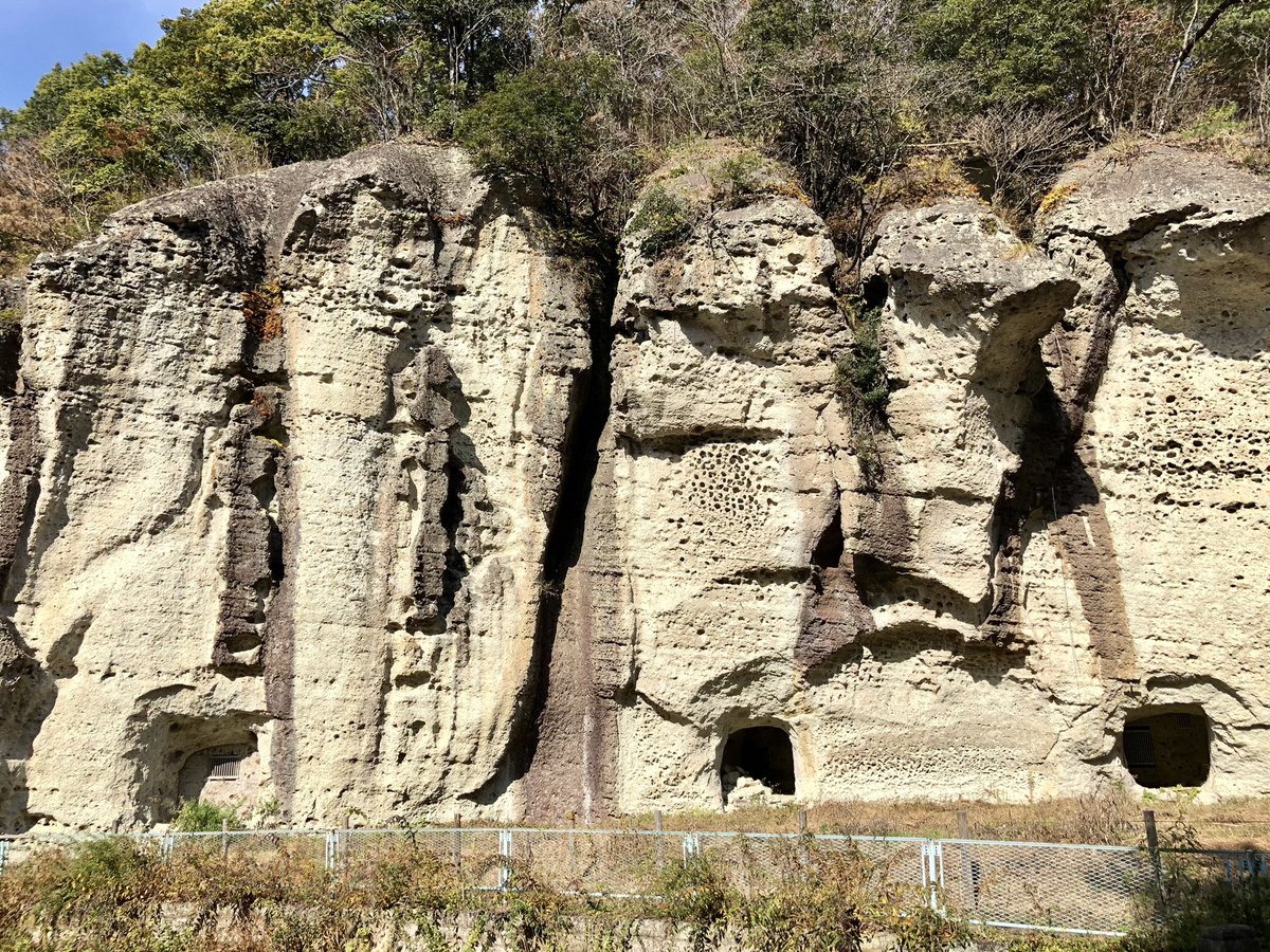 司馬 大谷資料館と大谷寺とを移動する途中にある大谷景観公園では垂直に切り立つ岩壁が間近に見られてとても良かった 宇っ近っ Goto宇都宮