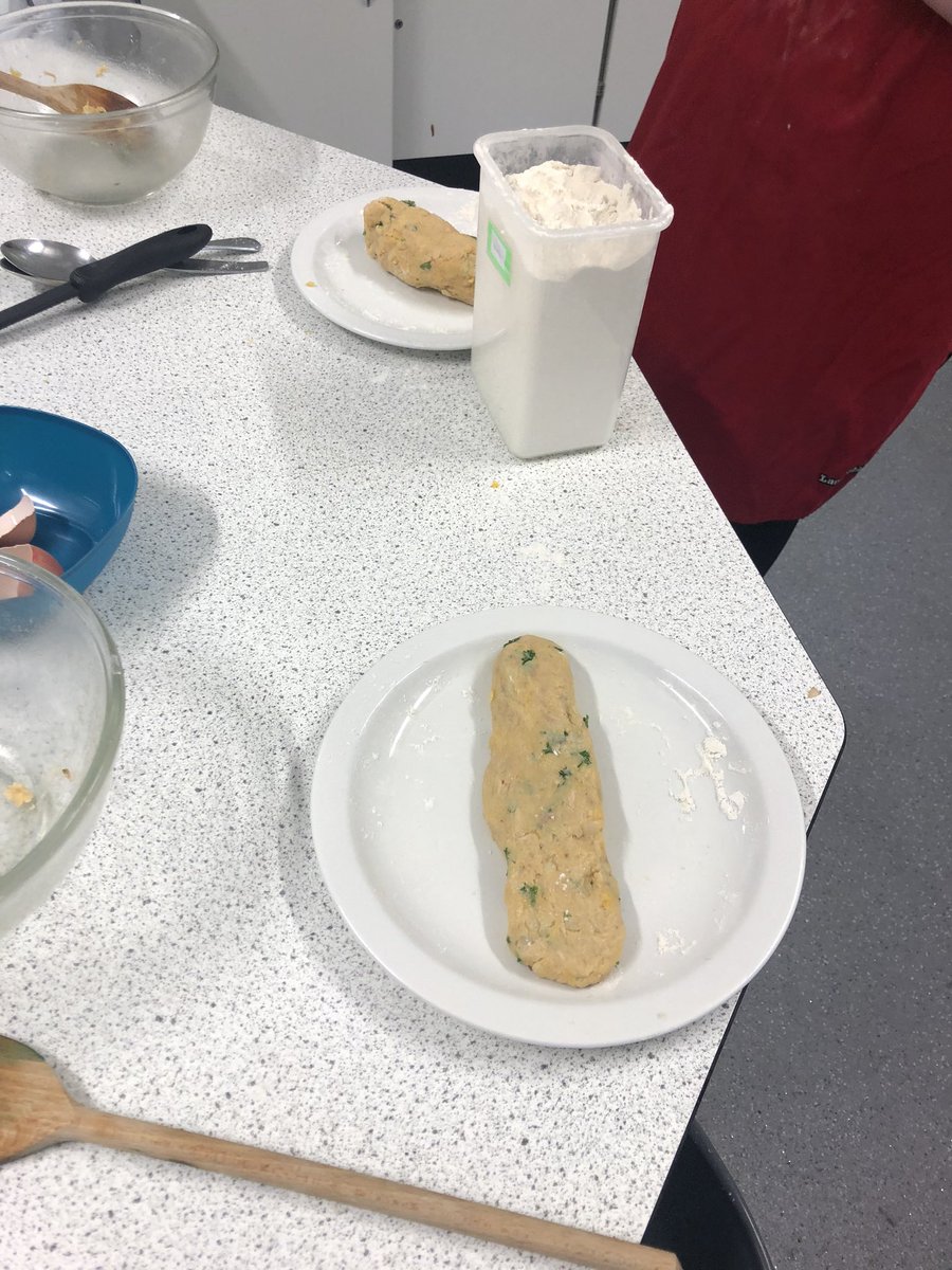 Mrs McNaughton was so impressed with the skills on display this afternoon in Miss Barrett’s S4 Hospitality class. Cheesy Tuna Fishcakes were the order of the day 😃 #SkillsForLife #ProudChefs #Accomplish <a href="/cvhs_he/">CVHS HE</a>