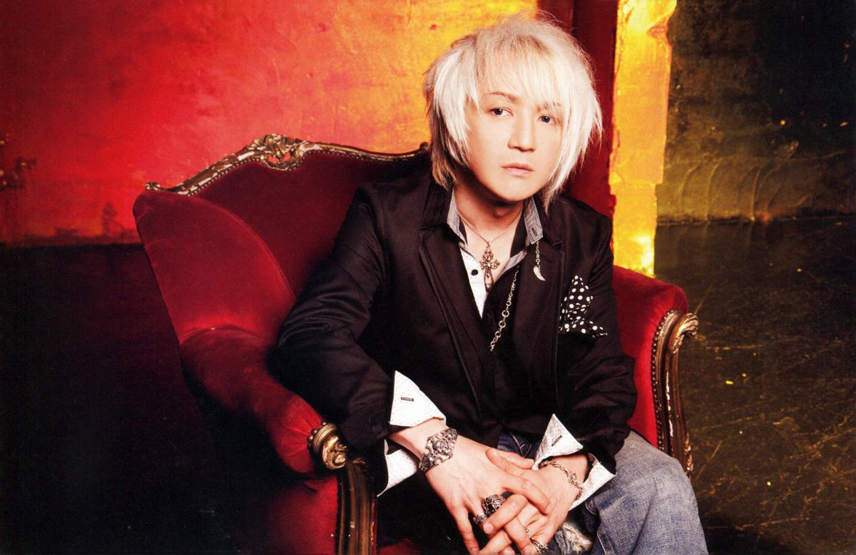 AXS1126access's tweet photo. 大ちゃんお誕生日おめでとうございます🍰🎉🎉🎉🎂🎉🎉🎉✨
いくつになっても可愛くて綺麗で素敵です🥺♥✨🌌
いつも大ちゃんの音楽に励まされています✨😌✨
#浅倉大介
#DA53
#浅倉大介生誕祭2020 https://t.co/pv0eDlH7E8