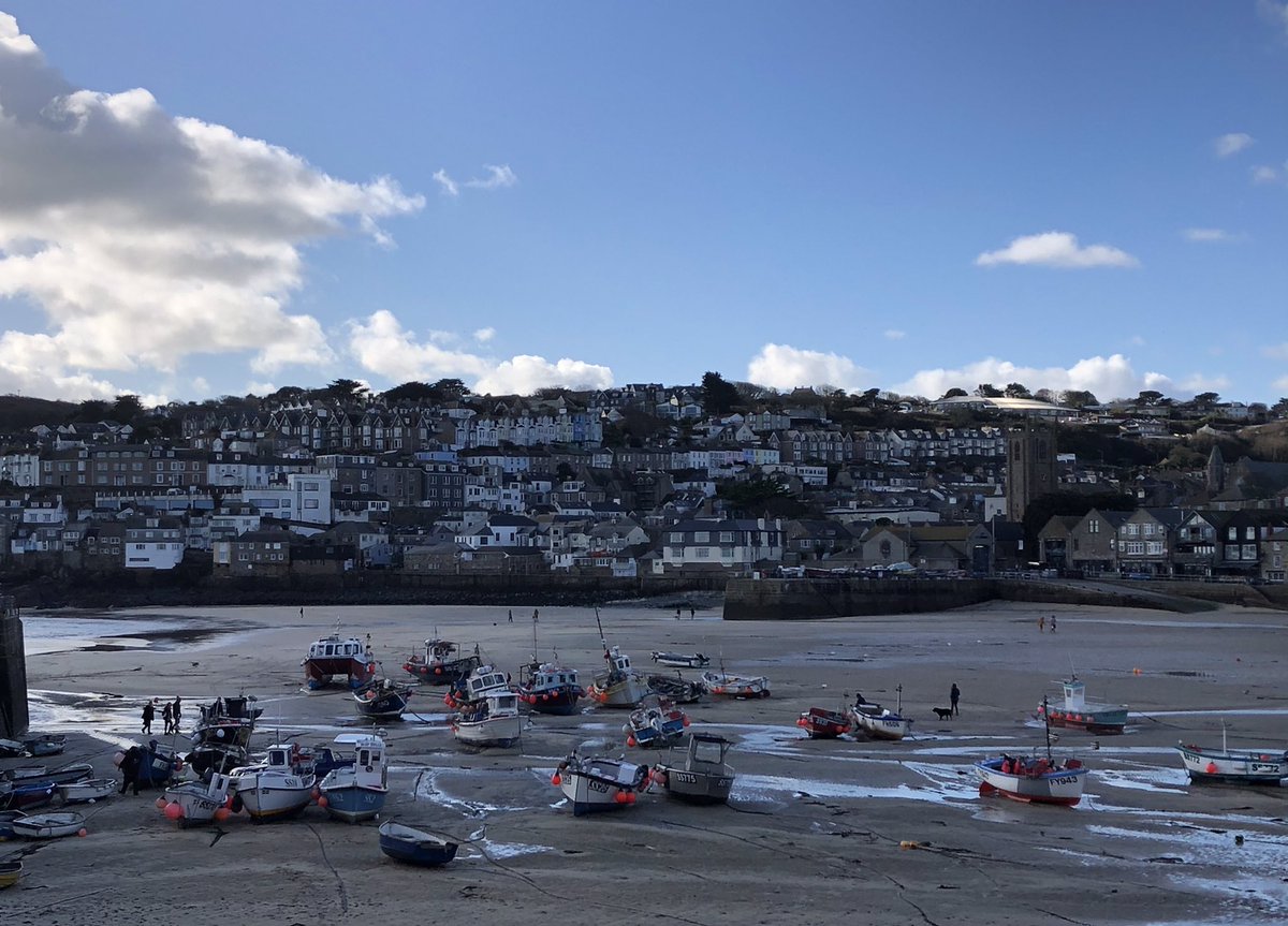 Lovely sunny walk around #StIves this morning 😎 #PorthmeorBeach #SmeatonsPier #GodrevyLighthouse #StIvesHarbour