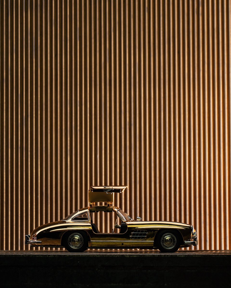 MercedesBenz's tweet photo. A sports car with recognition value: the Mercedes-Benz 300 SL Coupé. It makes a good impression even in small dimensions. Get the miniature model now!
👉  https://t.co/2OGZwew3iU

#MercedesBenz #Mbclassic #300SL #W198 https://t.co/PXE87w6CC3