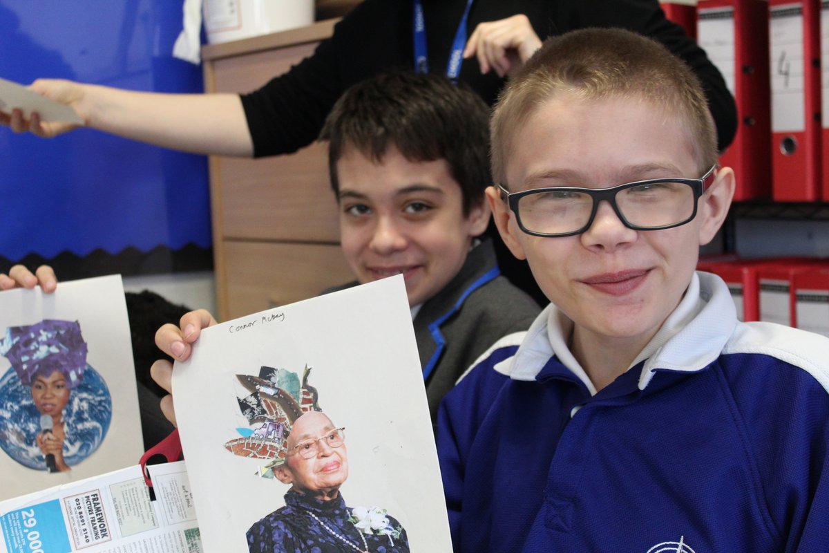 ArkGreenwich's tweet photo. During our Drop Down Days in Art, our scholars were inspired by the work of multimedia artist and photographer, #LornaSimpson. Ms Simpson is known for her art that celebrates the beauty of
black women’s hair. #celebratingdiversity #ddd1 https://t.co/UERtoFdLzH