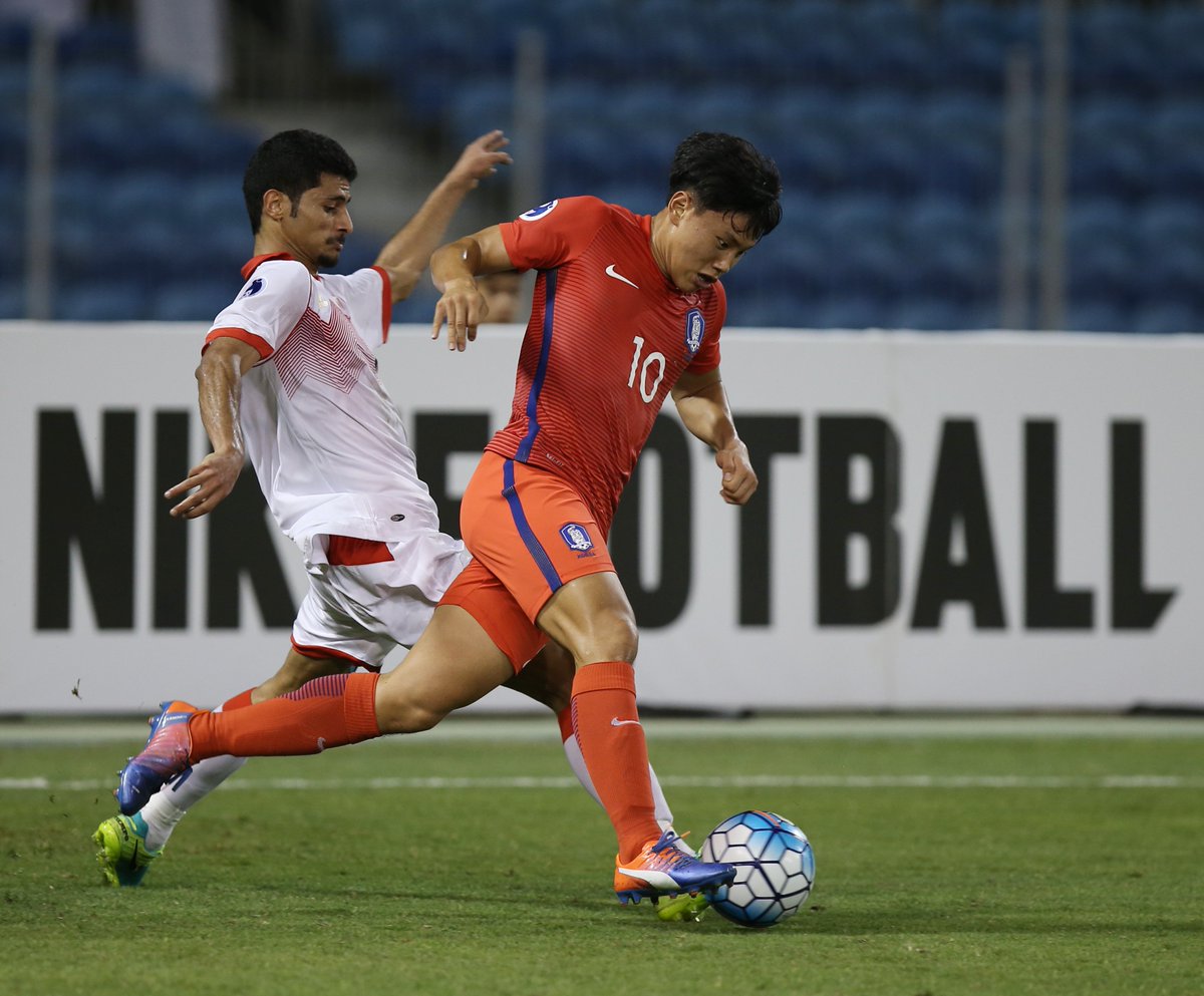 YOUNG-WOOK CHO / SEOUL / 21Hablamos de uno de los delanteros jóvenes más interesantes de la K League 1. Jugador que destaca por su astucia, tiene olfato de gol y se mueve a las mil maravillas dentro del área. Destaca su definición y desmarques. Habitual de las inferiores.