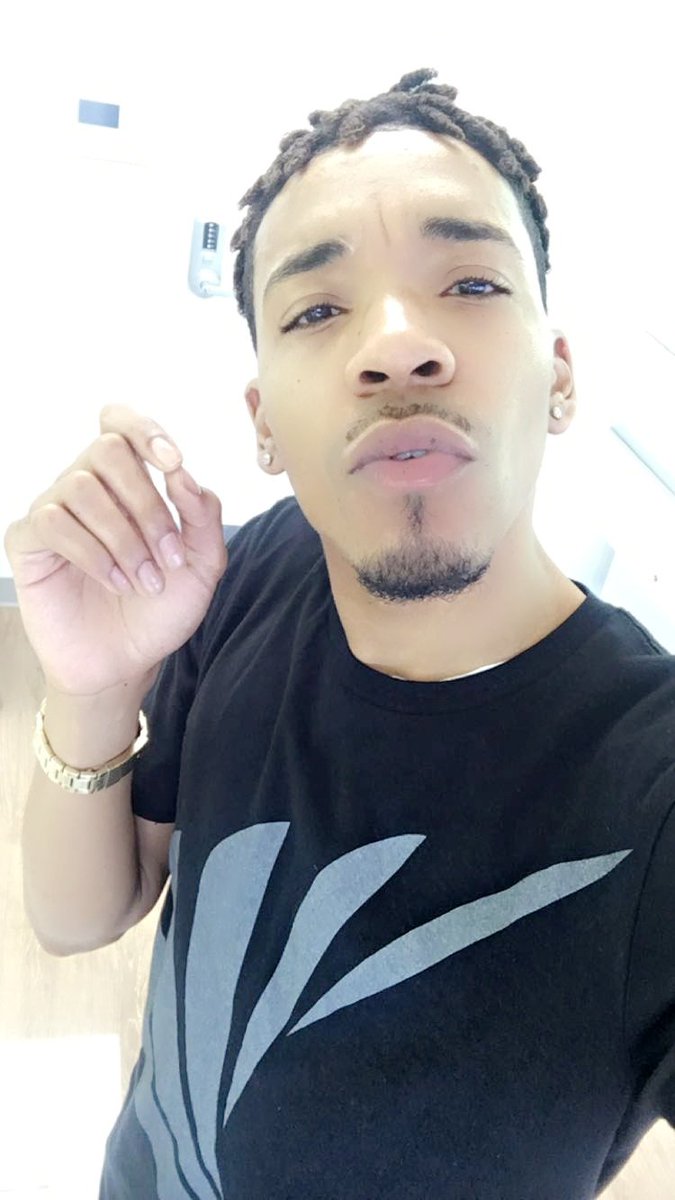 MuziqShon's tweet photo. #FINEASSBOY https://t.co/cn6VxSQZca