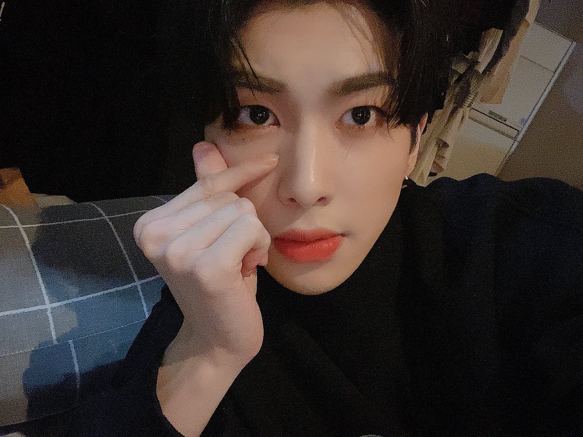 UP10TION's tweet photo. 💛 #샤오 #xiao https://t.co/kG6jUWtxca