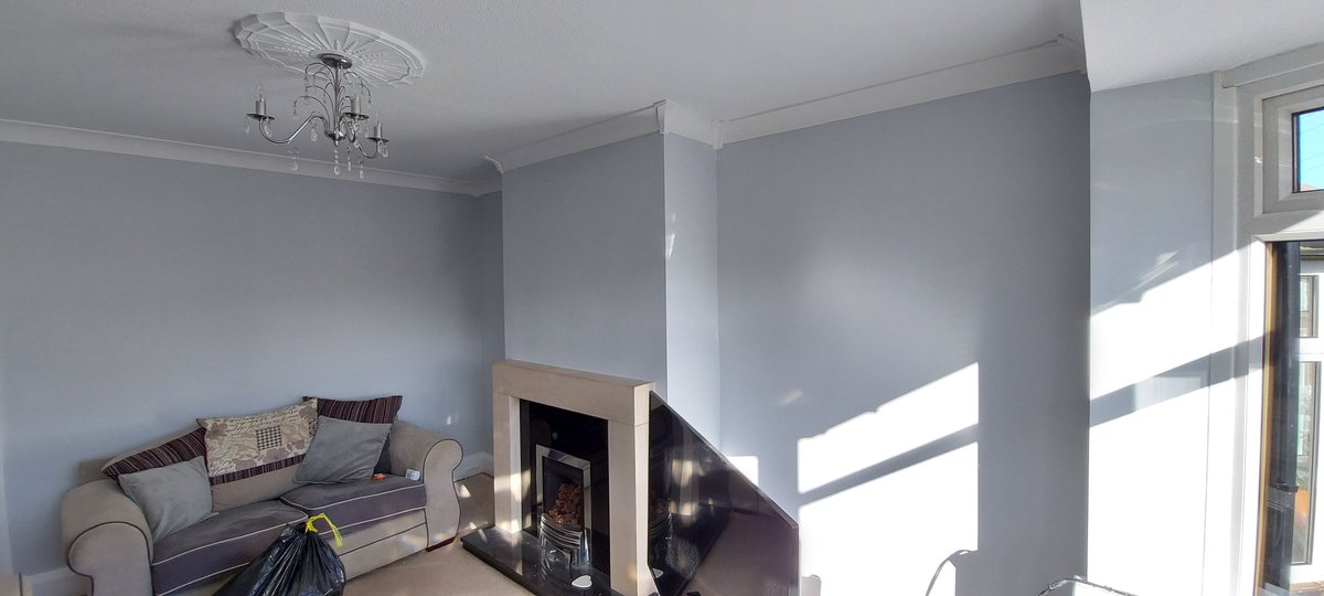 NTorranoHarling's tweet photo. My customer really chose a fab colour for her sitting room. It did look dated but not anymore. Ceiling finished in @JohnstonesDC Perfect Matt. Walls @JohnstonesDC Stone Flower Cleanable Matt. Woodwork @BenjaminMooreUK Scuff X x3 coats @thedeccentre 👍 https://t.co/TIzSVGg2lB