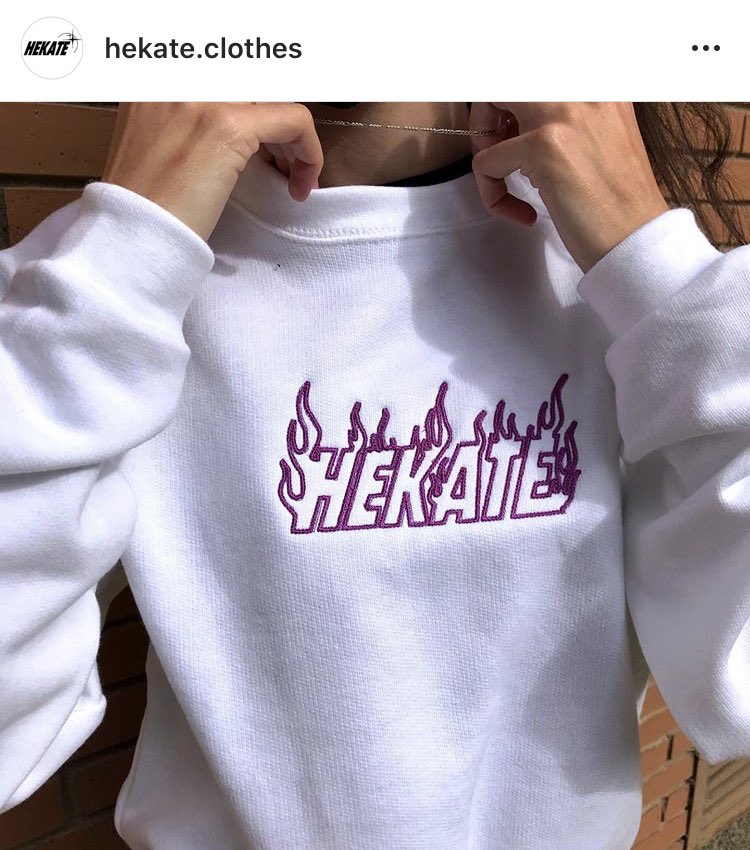 noeliavaquer8's tweet photo. gente, mi hermana ha abierto una tienda online (@hekate.clothes) en la que podréis encontrar ropa muy chuchulis, os dejo por aquí algunos diseños aunque puedes pedir el tuyo personal!! Se agradece difusión :) https://t.co/Y24FCcqto9