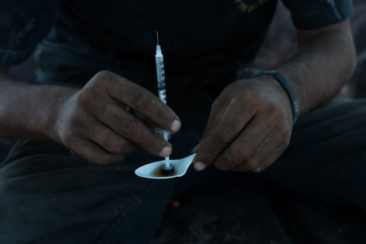 mexicoreporter's tweet photo. “There are drug users who have been taken by the police and haven’t come back,” said Said Slim, at the harm reduction center Verter in the border town of Mexicali. @VICEWorldNews https://t.co/9RDyZOw7kK @VerterAC @PrevencasaAc https://t.co/I3Kk2GYCq5