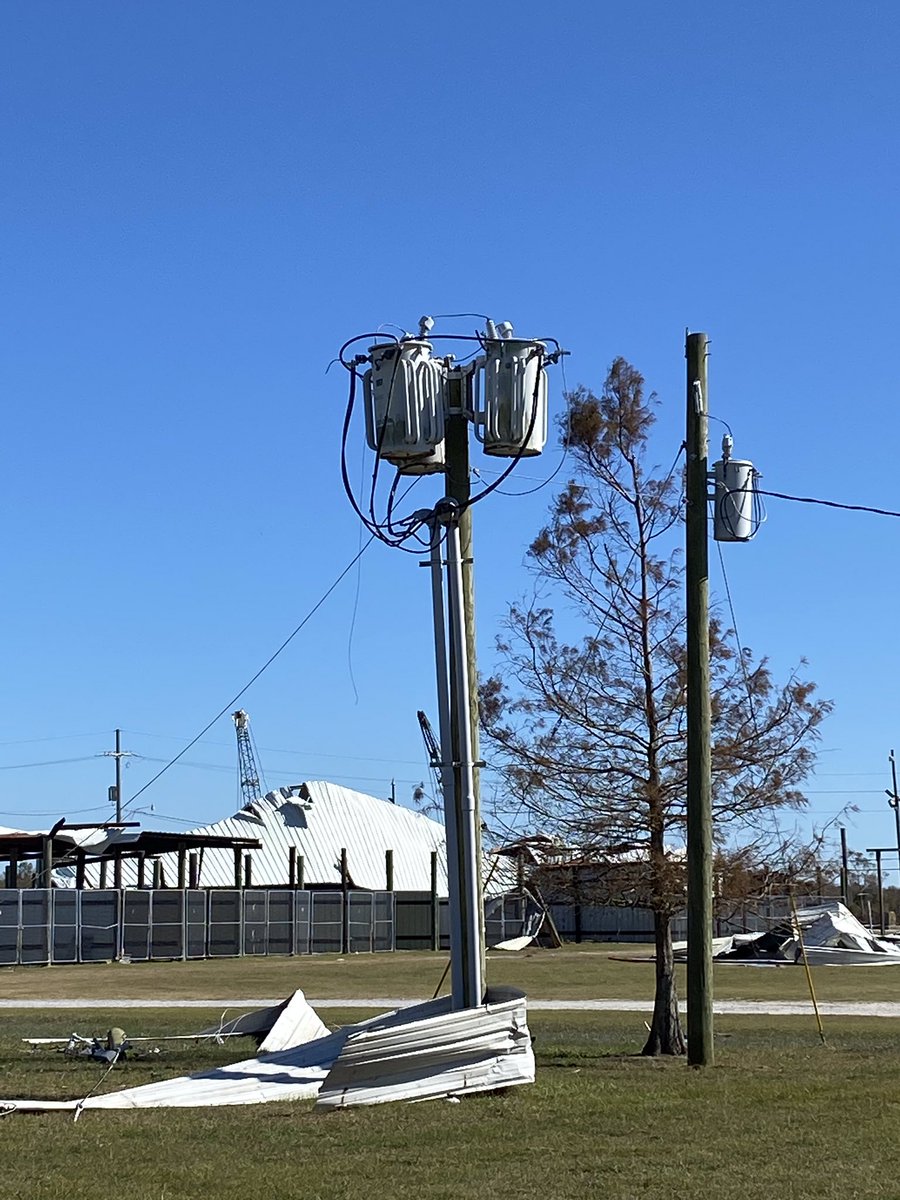 AEPOhio's tweet image. Our AEP Ohio team is working alongside more than 6,200 other utility superheroes to restore power in Louisiana. They’re working with @Entergy on a 2 mile stretch of line that needed almost every pole replaced or straightened after #HurricaneZeta.