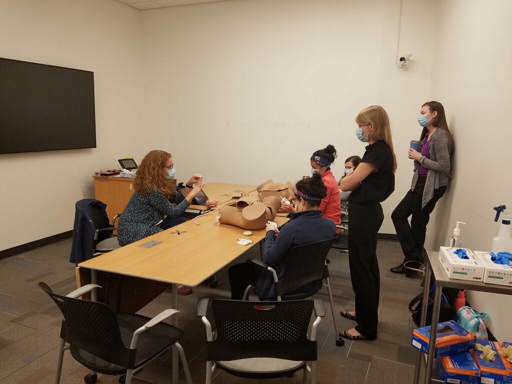 sarahdk8383's tweet photo. The art of the VAVD! @DrBevGray @dukeobgyn #meded #complexOB https://t.co/QjR34EKMkk