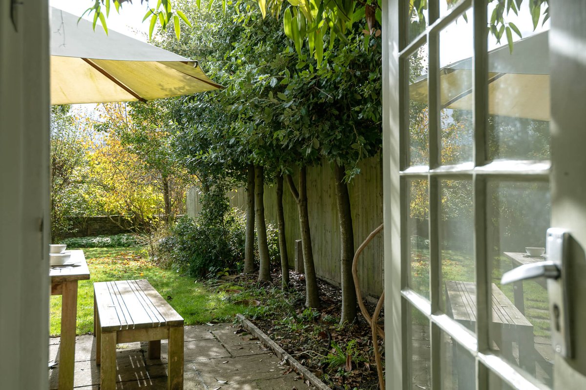 ACT_Studios's tweet photo. Luxe bath and the perfect patio for morning croissants - sign us up!!! 🛁🥐

#photography #holidayrentalphotography #vactionrentalphotography #holidayrental #3dvirtualtours #webdesign #webdeveloper #bespokewebsite #digitalmaketing #actstudios #character cottages https://t.co/nIJnpJYcSF