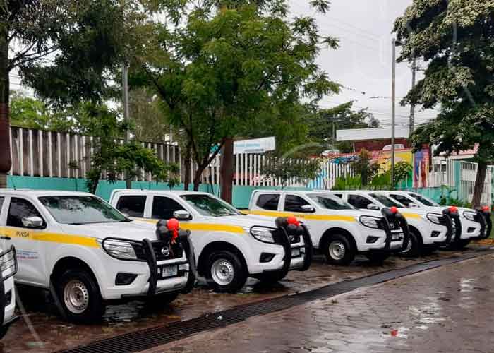 #AHORA #Nicaragua | El Comandante #Daniel2021 a través del Ministerio de Salud entrego 6 camionetas para seguir fortaleciendo la atención medica a la población en el departamento de #Estelí <a href="/siempre_alla/">Siempre+alla</a> <a href="/somosredjs/">Red de Jóvenes Comunicadores</a>
<a href="/javierliberado/">Javierliberado</a>
<a href="/DocSandinista/">Doc. Sandinista ❤️🖤</a>