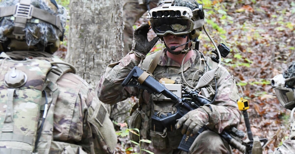 ArmyTimes's tweet photo. Soldiers, Marines finish first test of ruggedized ‘do-it-all’ augmented reality goggle
https://t.co/VgezWSi9mj https://t.co/mivTlgp2UZ