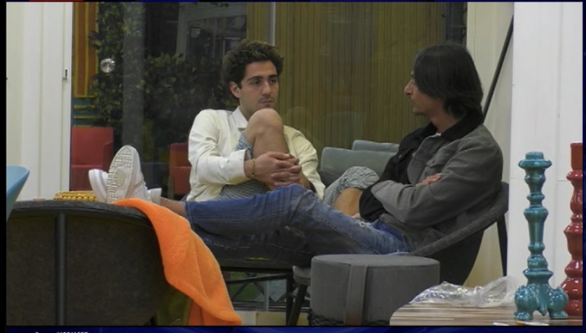 vinvin2193's tweet photo. Tommaso: "Per me è terapeutico parlare con Francesco perché è come se mi guardassi allo specchio."
Francesco: "Adoro parlare con Tommaso perché lui mi ascolta e mi capisce, senza giudicarmi."
#GFVip https://t.co/4x7f1SzWWg