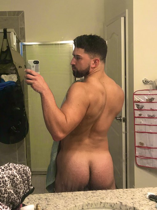 RT if you would dry my body off for me 😬 https://t.co/Ub3NhGtqrF