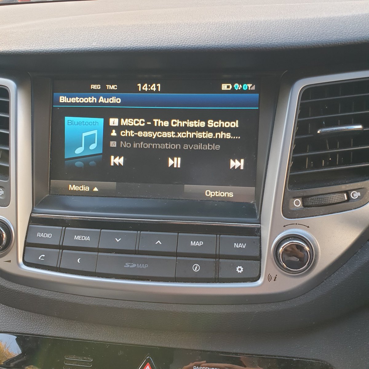 lucy87's tweet photo. On the school run and listening to Kristina Coe discuss rehab for MSCC and that all important question for every physio...spinal stability and to brace or not to brace #SoOMSCC2020 #virtualstudyday #spinalstability https://t.co/Byp1FuztY3