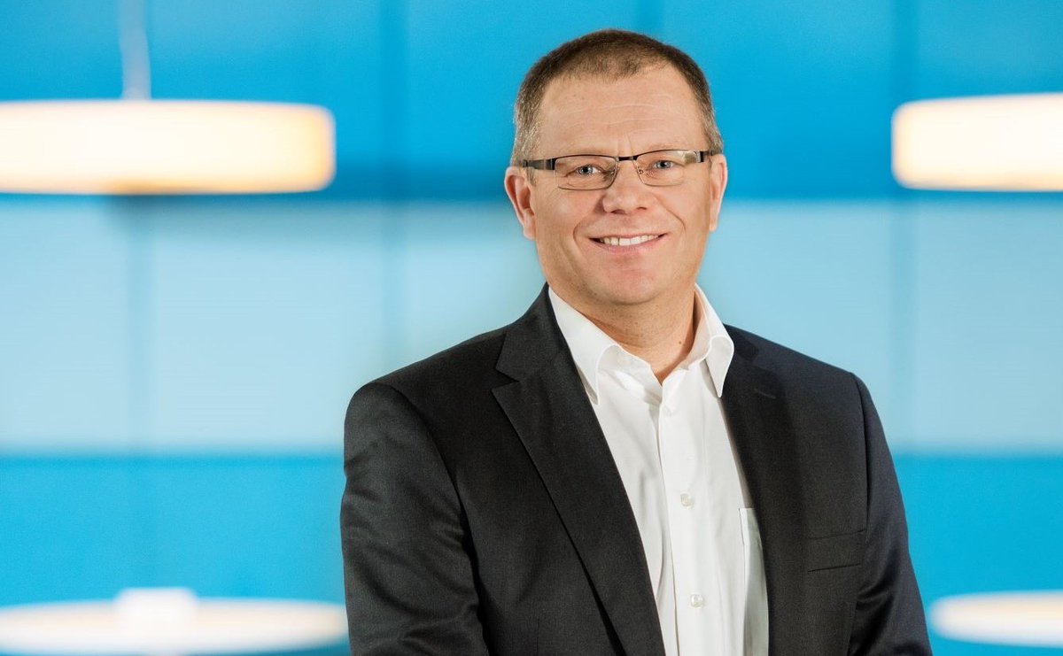 ramboll_fi's tweet photo. Rambollin vesitoimialan johtajalle @KaiVakkila on myönnetty kultainen ansiomerkki @suomenvesi pitkäjänteisestä vesihuoltoalan kehittämistyöstä. #Rambollaiset onnittelevat!🎉 https://t.co/lSQ7pBXMrH
#vesihuolto #rambollwater #Vesihuolto2020 https://t.co/k9xkBNugfX