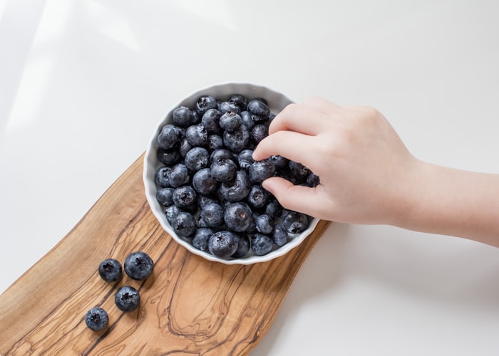 blueberries's tweet photo. #Blueberries pack big flavor & are a good source of fiber, yet small enough to fit into every routine #positivelybluetiful https://t.co/cG6rHli3ds