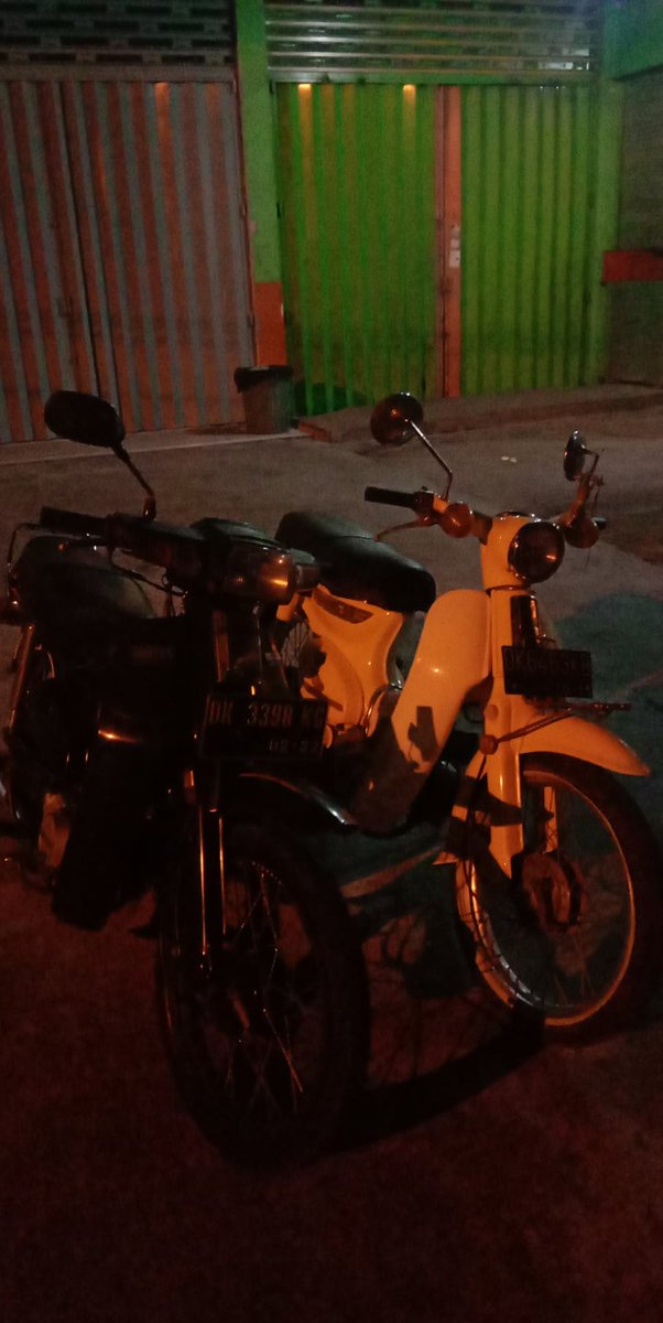 Adekembull's tweet photo. Sukai ak tidak hanya dengan penampilan dan sifatku tetapi juga dengan "Motor Tua ku" 
#ClassicAsik https://t.co/0xzcJ0CqKF
