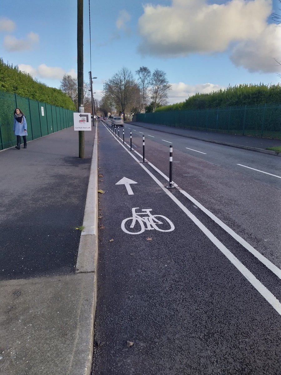 CorkCyclingCrew's tweet photo. ๐ด Works continuing on the new Centre Park Road cycle lane! ๐ด
๐ง The cycle lane will be segregated from the start of Centre Park Road (city side) to the start of the Marina ๐ฟ
๐ธ Many thanks to our member Frank who sent these photos into us!
#CycleCork #Allocate4Cycling https://t.co/8HgJK9vb9K