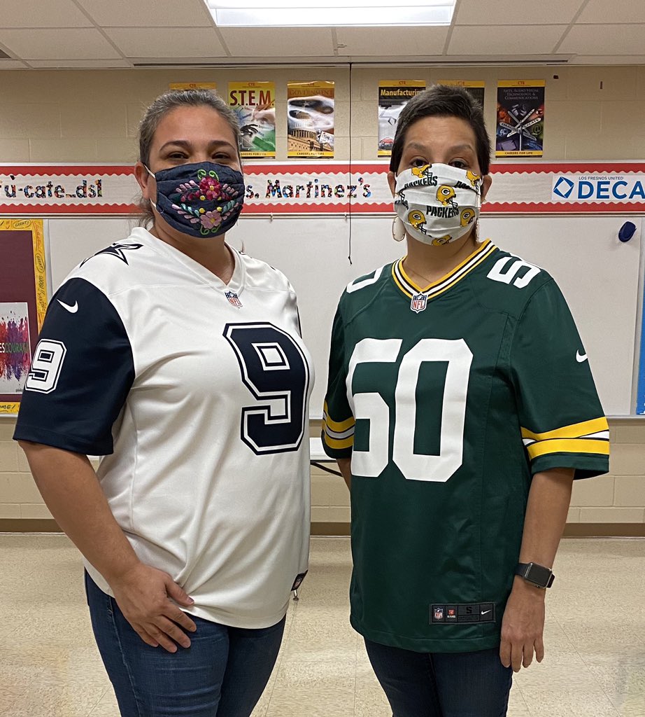 jmartinezLCMS's tweet photo. Jersey Day! #Homecoming2020 #iteachLFU @MelizzGarcia https://t.co/qWTEIkfw4n