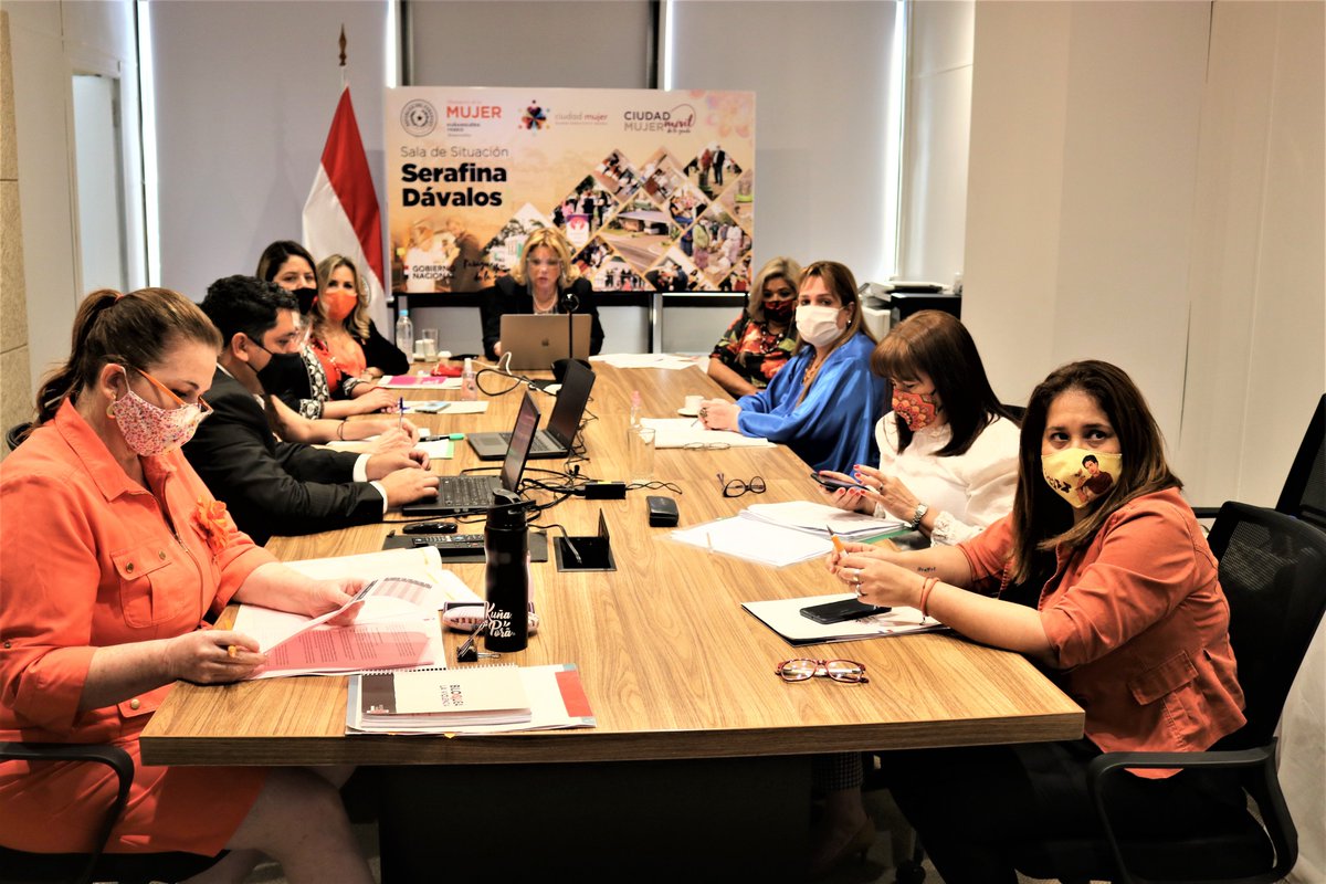 minmujerpy's tweet photo. La @MinNildaRomero disertó en el evento denominado "Las otras barreras: desafíos del comercio internacional para la autonomía de las mujeres", realizado en el marco de la XVI Reunión de Ministras y Altas Autoridades de la Mujer del Mercosur – RMAAM: https://t.co/M4S3I8508V https://t.co/BP4uoblWjV