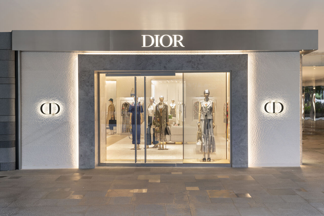 CPP-LUXURY.COM on X: DIOR unveils renovated store in Hanoi, Vietnam #Dior  #ChristianDior #DiorParis #luxury #luxuryfashion #renovation @LVMH @Dior   / X