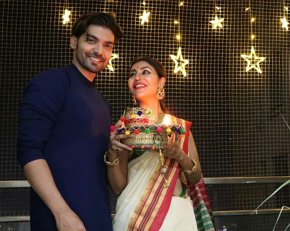 SekhonPuneet's tweet photo. @gurruchoudhary @imdebina My chaand @gurruchoudhary is here with his @imdebina #GurmeetChoudhary #RisingSuperstarOfBollywood #MyAngel #ReasonOfMySmiles #imissyou #IWantToMeetYou #NeedUrJapphiiiGurru https://t.co/JabyRPJlUR
