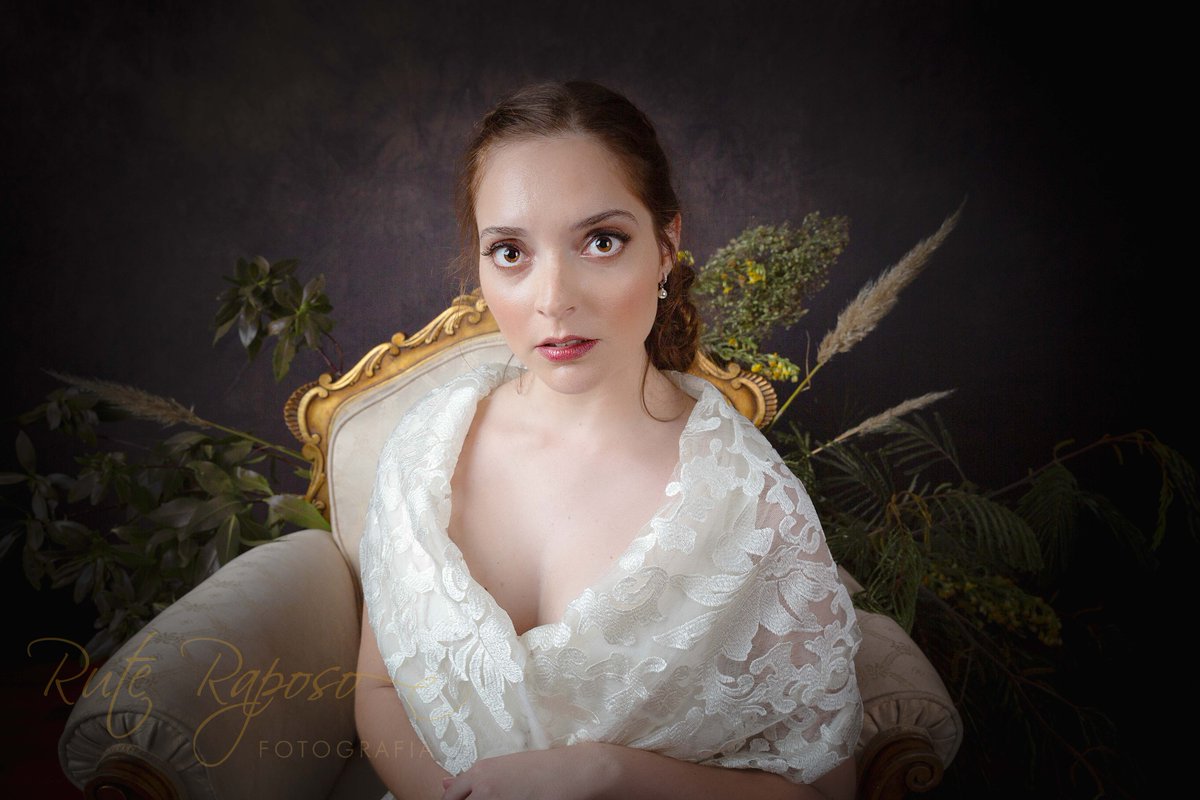 diana_therose's tweet photo. For #QueenHouseNoivas
#Model: #DianaRosa
#Photography: #RuteRaposo
Makeup and hair: #DéboraMakeupandHair
#modeling #photoshoot #bride #bridal #bridaldress #bridalmodel #bridalstore #noiva #queenhouse #elegance #bridalhairstyle #portuguesedesigner #dress #weddingdress #whitegown https://t.co/06yzLRW1Rm