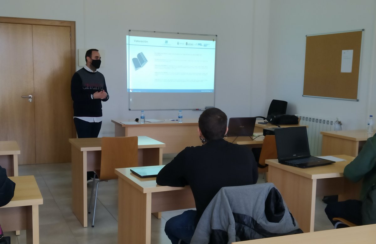labbarbanza's tweet photo. Los participantes del programa #LabBarbanza han recibido hoy la formación, de parte de #RobertoFraga, del sexto módulo "Financiación"
https://t.co/eWYy1zdMAE
#ConcelloDeBoiro #Formación #Boiro https://t.co/ldw5sf8mNd