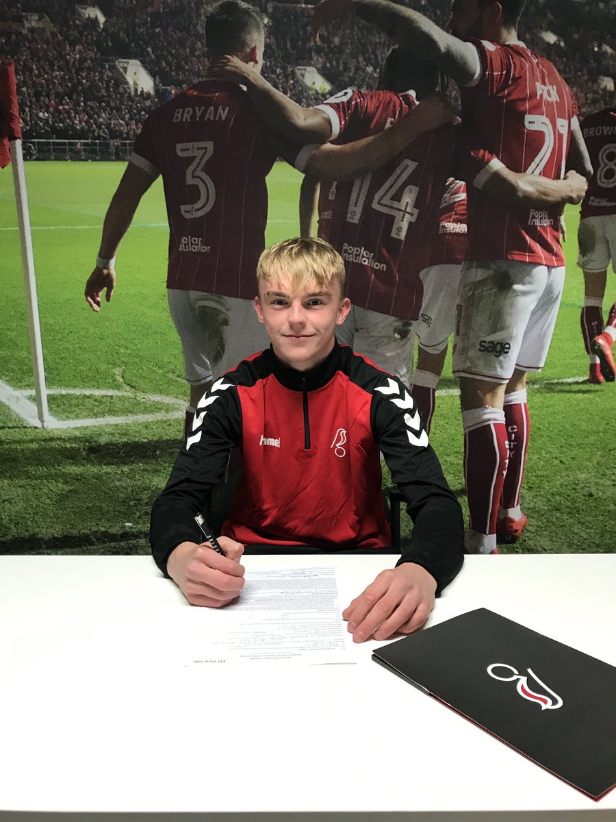 BristolCityAcad's tweet photo. 👏 Another exciting young player joins the Academy! 

⚽️📸 A huge #BristolCity welcome to Kai!

#BristolCity #Development https://t.co/mujnXTqfyJ