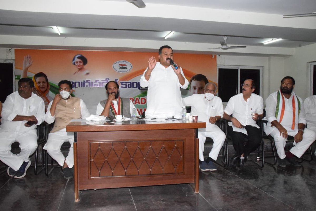 manickamtagore's tweet photo. As part of the next battle Greater Hyderabad municipal corporation elections preparatory meeting with the @INCTelangana Divisional Congress Presidents meeting at Indira Bhawan with @UttamTPCC Prepare Ward wise people’s manifesto. Hear the voice of people .🤝🇮🇳 https://t.co/7p3J5Ym3MS