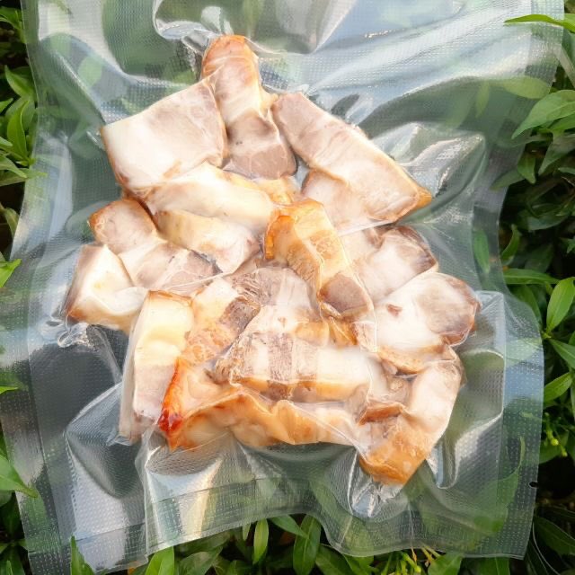 ช่วยซื้อหน่อยนะครับหมูกรอบพร้อมทานทอดจากหม้อทอดไร้น้ำมันครับ ลุงอายุ61ปีแล้วครับปัจจุบันไม่ได้ทำงานแล้วทำขายกล่องขายแต่รายได้ยังไม่พอที่จะจ่ายค่าเทอมลูกสาวที่เรียนมหาลัยครับลุงเคยแต่เล่นทวิตเตอร์ดูการเมืองวันนี้ขอขายของนะครับ

หมูกรอบ100บาทครับ #ทวิตดีคนรีน้อย