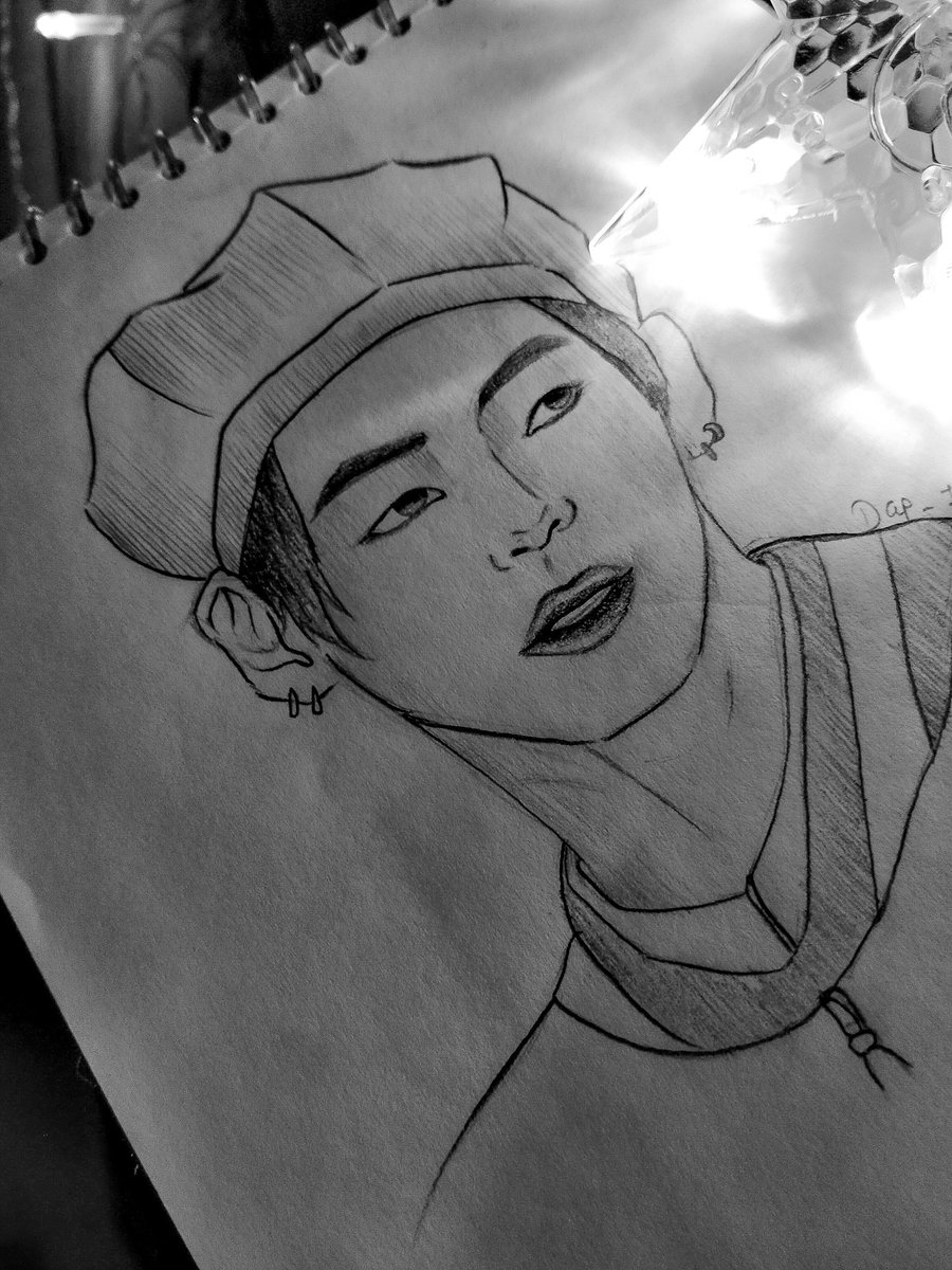 DAP_Paradise's tweet photo. https://t.co/NtALNT1aL6
Uri glowing taehyung for my jungkook...one and only @laddu_0627
#JUNGKOOK
#taehyung #CONNECTARMY #BTS_BE @ArmyTutor_Art https://t.co/aKHI4bGDV1