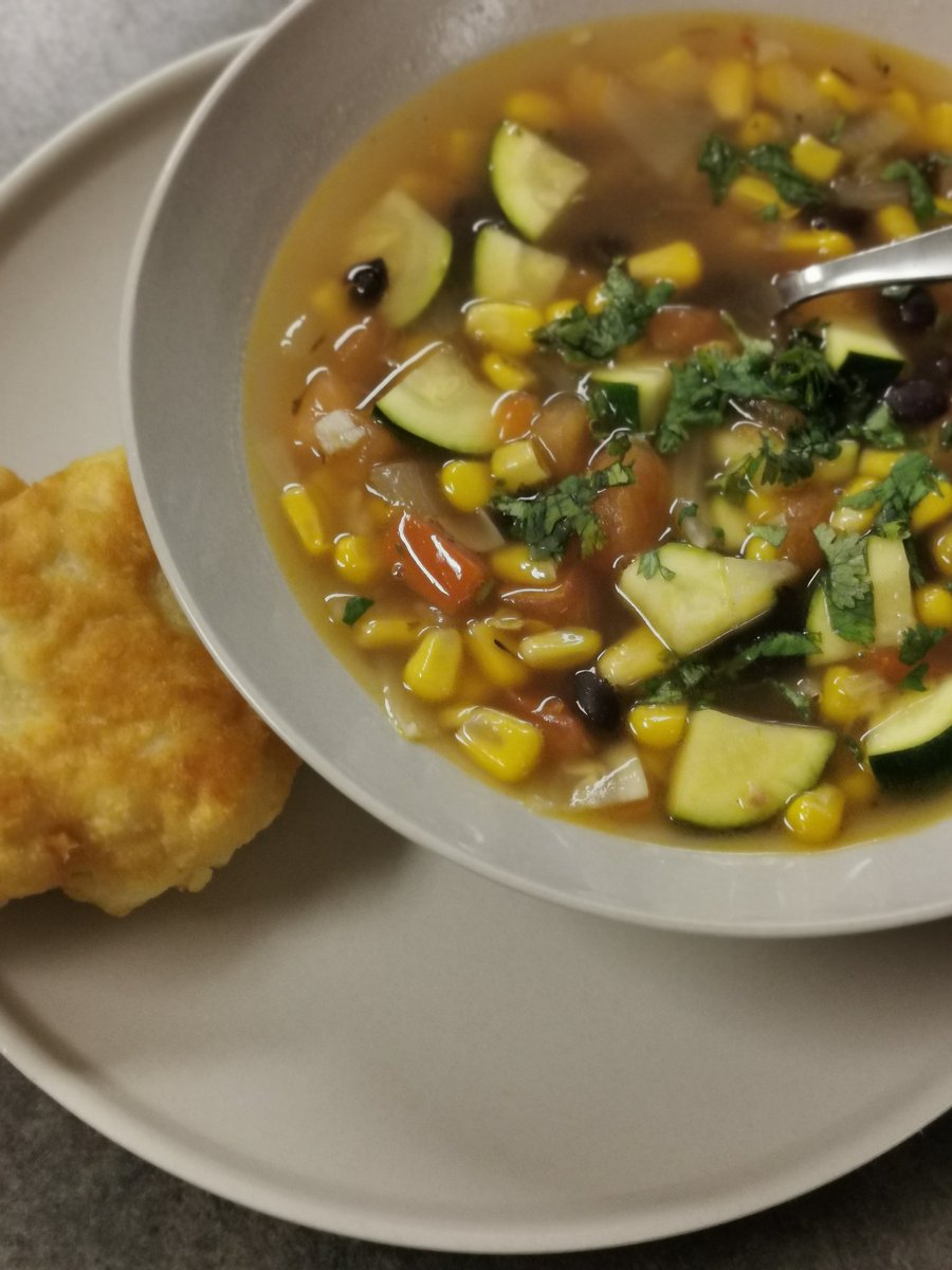 FoodsErk115's tweet image. Delicious #ThreeSistersSoup &amp;amp; #Bannock Bread made by my Grade 9 students today respectfully honouring First Nations, Inuit &amp;amp; Métis People through food @JudithNymanSS @PeelSchools @carissahill100 @AboriginalPeel @PayneStevens @CAN_Indigenous @IndigenousTO