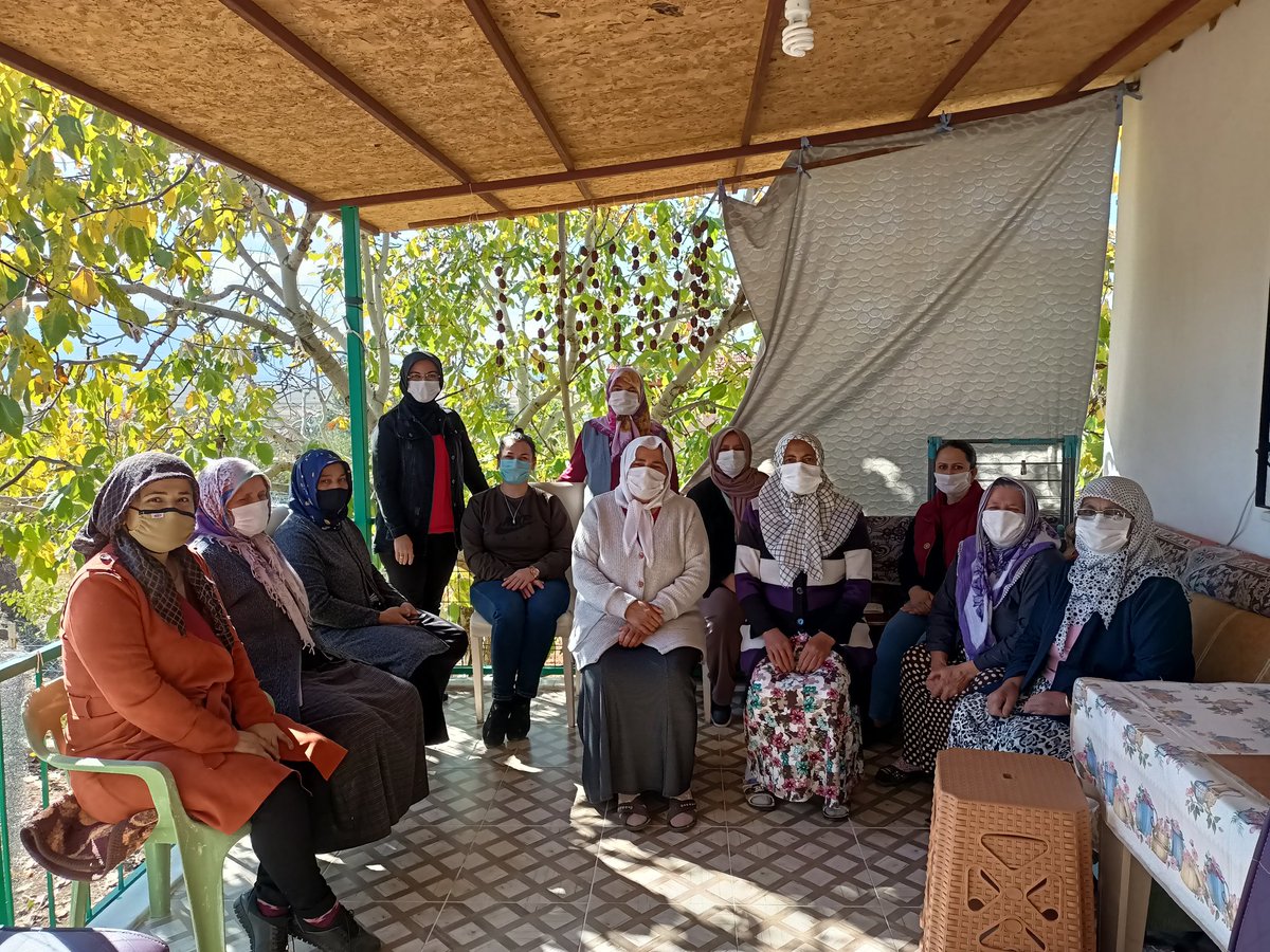 SaogluSukran's tweet photo. Bugün #Nikfer mahallemizde Cumhurbaşkanımız Sayın @RTErdogan 'nın başlattığı
#Gönülseferberliği üye çalışmalarımız ile tüm gönüllere dokunmaya devam ediyor, AK Partimize yeni üyeler kazandırarak büyüyoruz.
@selvacam @necipfiliz https://t.co/ZQB1HL3LHm