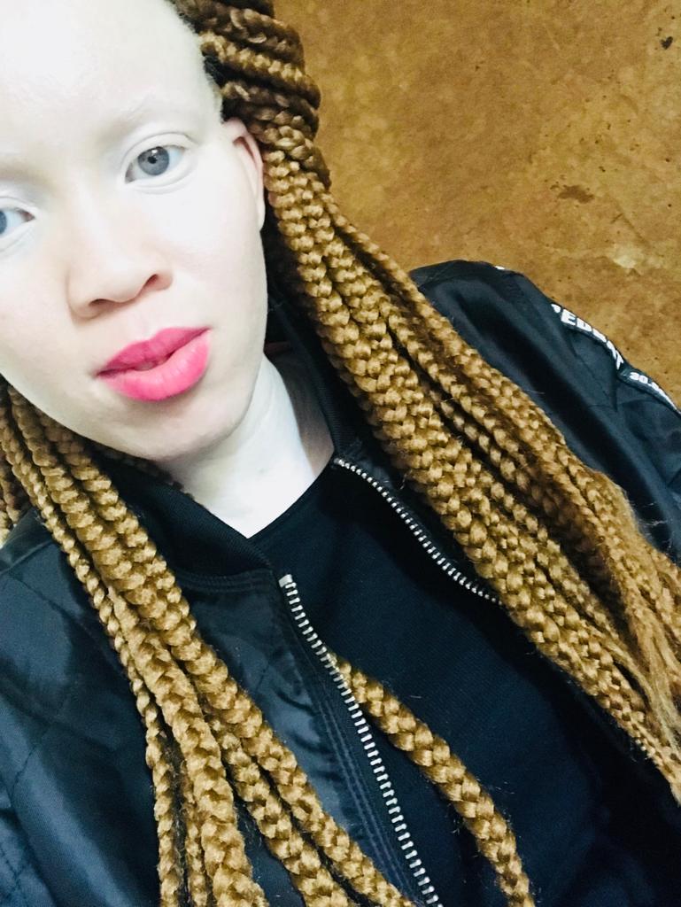 Noseephoh's tweet photo. change the world by being yourself 🌻🌻🌻 https://t.co/FwAl7DUOEU