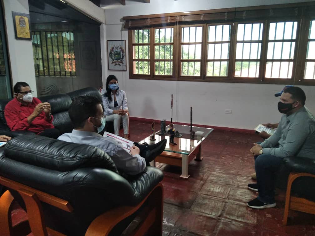 soyCesarTrompiz's tweet photo. #ENDIRECTO | Edo. #Guarico iniciando nuestra Agenda de visita a la #UNERG en reunión con el Consejo Directivo de esta Universidad , representantes de la #FEVEU y  #FTUV,  con la palabra empeñada del Pdte. @NicolasMaduro ¡Transformación Cualitativa!

#HaciaUnaNuevaAN https://t.co/eXgwYei5t9