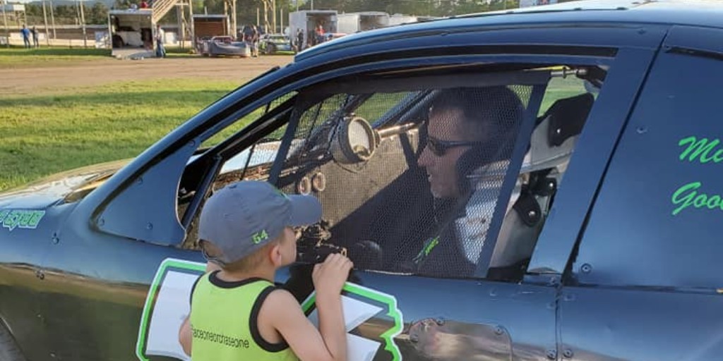 dmcAMain's tweet photo. Did you know the window net serves as a communication tool?
If the driver crashes and puts the window net down, it tells track staff that they are ok! 
Any other ideas why window nets are important?
#AMainSpeedway #Safety #DirtLife #DirtTrackCrash https://t.co/qzF0pO0TYW