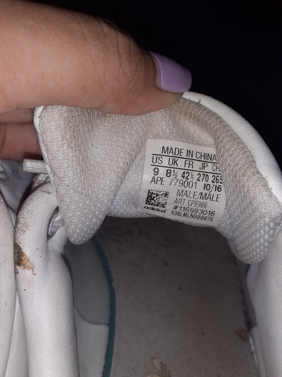 taiatpboy's tweet photo. Adidas Stan Smith ขอส่งต่อ 120 ค้าบ https://t.co/k6FU95KyrW